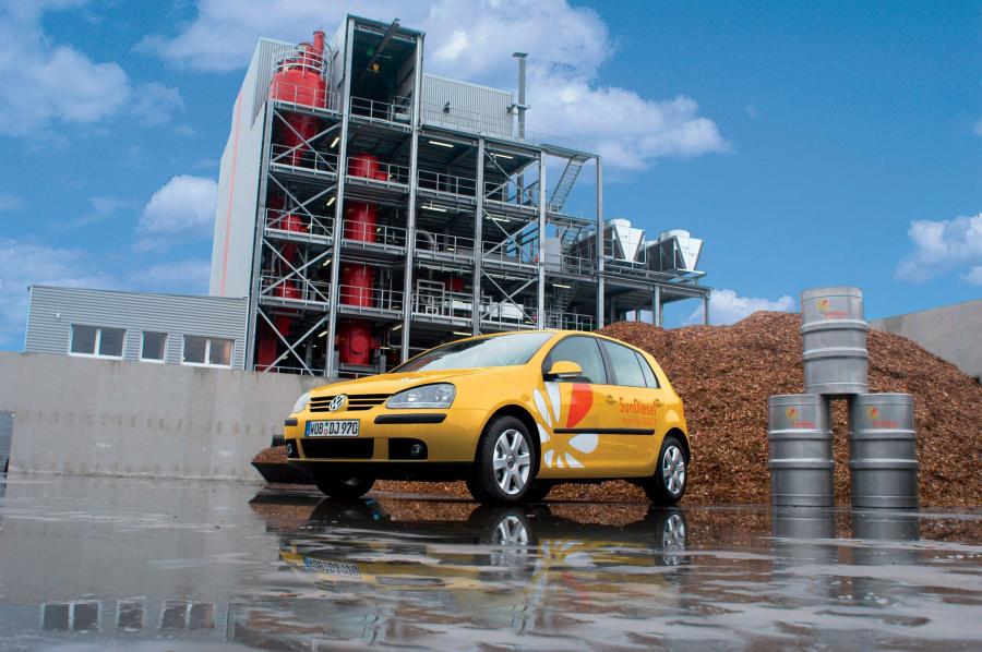  Volkswagen Golf 2004 года  (фото 19 из 170)
